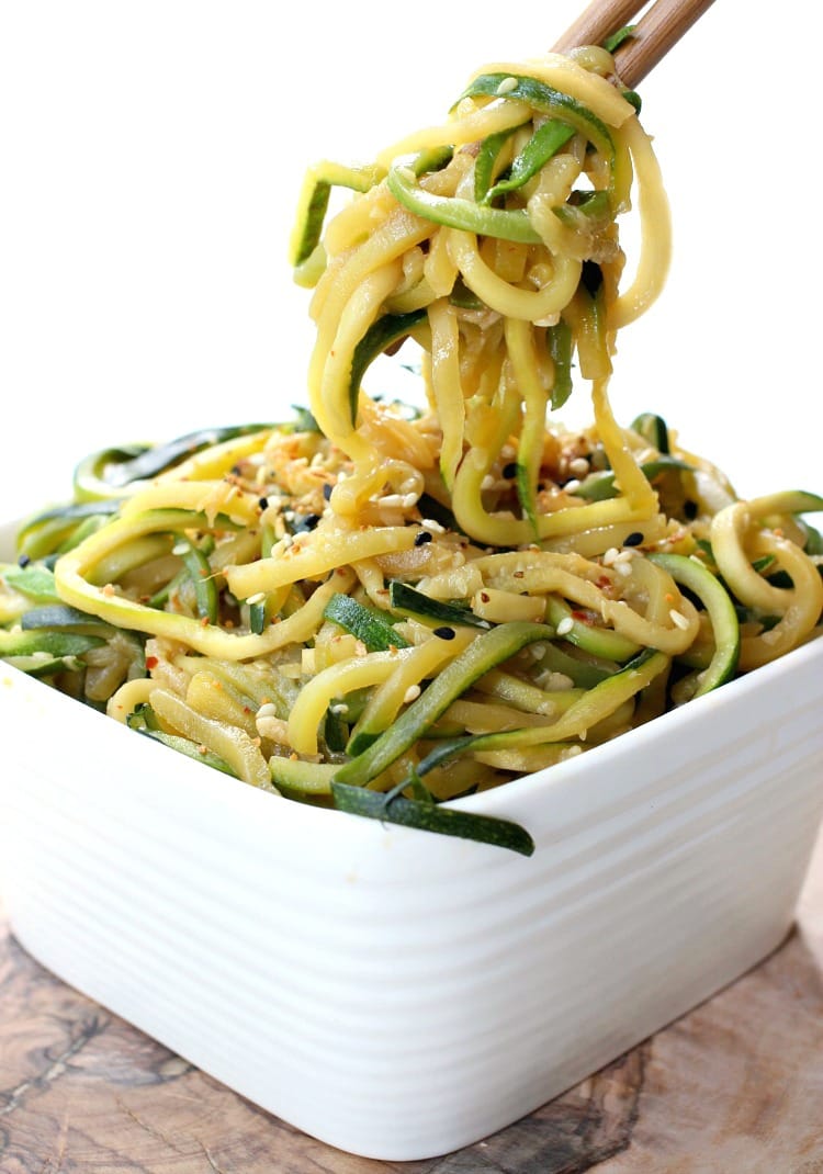 kohlenhydratarme rezepte ohne fleisch zucchini noodles zubereiten eiweiß gerichte abends