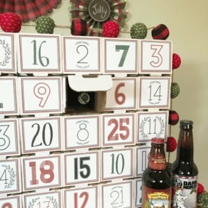 kreative diy bastelideen für bier adventskalender selbst gemacht aus karton und bierflaschen zu weihnachten