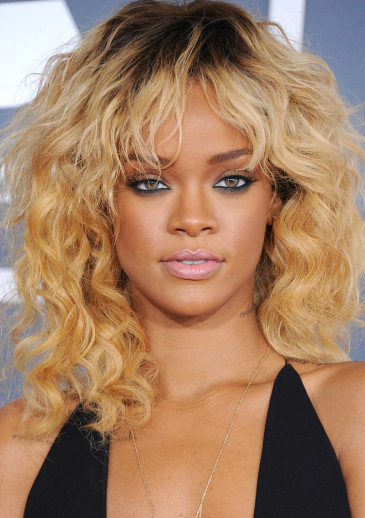 schulterlange Haare Frisuren Rihanna Haarschnitte