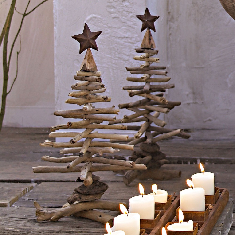 Weihnachtsbaum aus Holz basteln - Dekoration aus recycelten Materialien