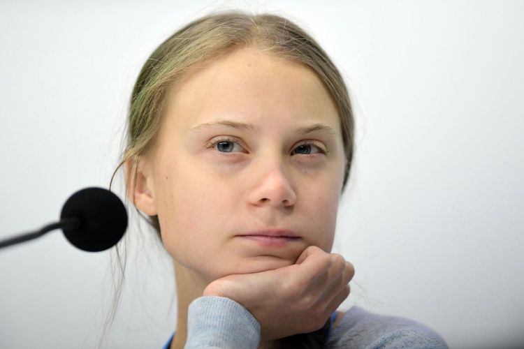 16-jährige greta thunberg ist die schwedische aktivistin gegen der klimakrise