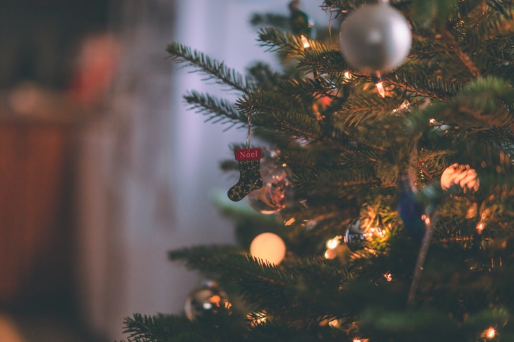 Christbaum weihnachtlich dekorieren Tipps für stilvolle Weihnachtsdeko