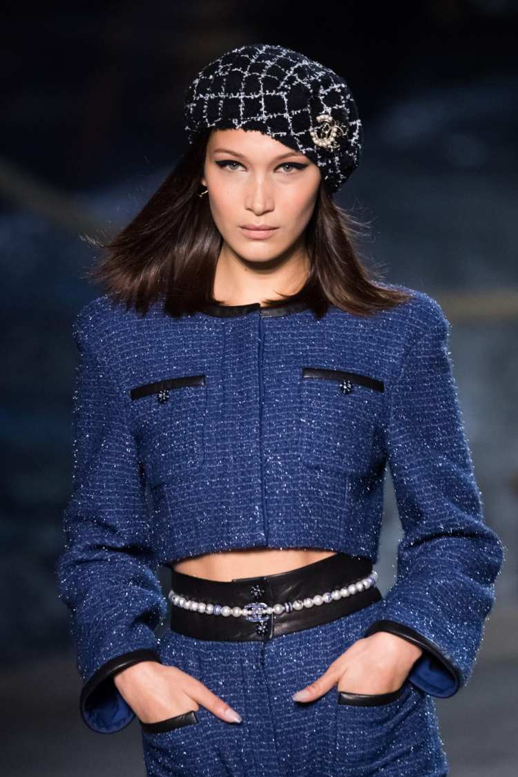 Dunkelblau Outfits Winter Blazer kombinieren Accessoires Trends Frauen