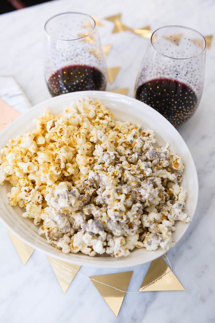 Glitzer Popcorn selber machen Ideen und schnelle Rezepte für Silvesterparty Buffet