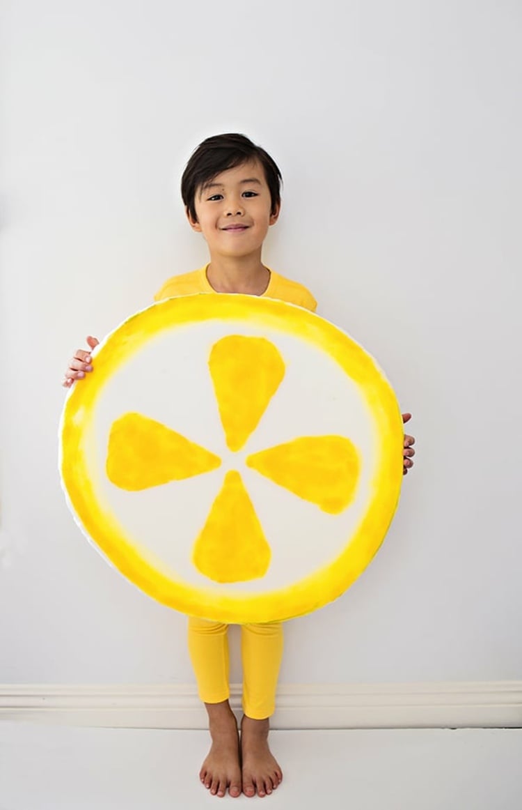 Zitrone aus Schaumstoff zum Selbermachen als Verkleidung für Kinder und Erwachsene