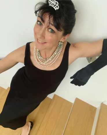 last minute kostüm fasching audrey hepburn in „breakfast at tiffany’s“