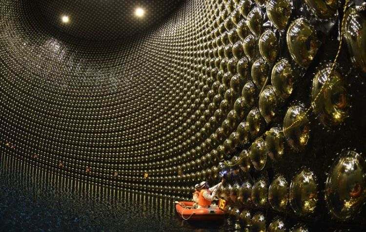 physiker und wissenschaftler hyper kamiokande neutrinodetektor
