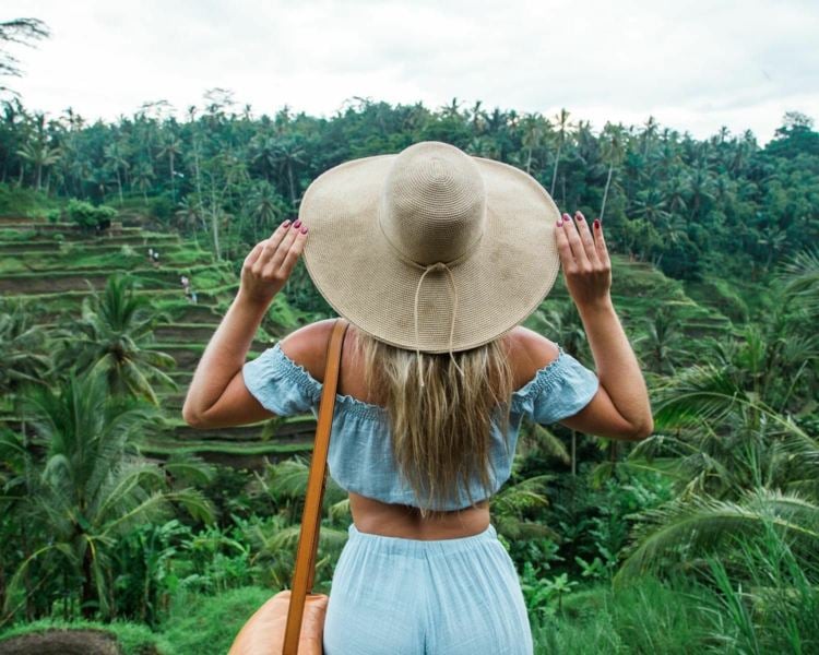 reisfelder bali urlaub kosten Indonesien beste Reisezeit Tipps