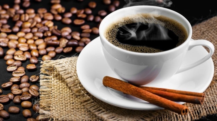 Abnehmen mit Kaffee - Schwarz, ohne Milch und Zucker und mit Zimt