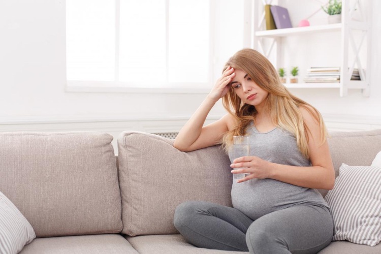 Bluthochdruck kann Kopfschmerzen verursachen gefährlich für Schwangere