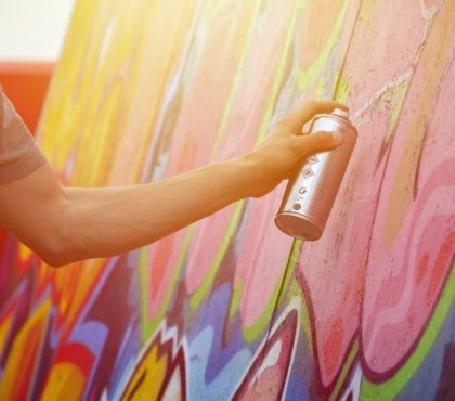 Graffiti Wandgestaltung Trend Wohnzimmer Wände dekorieren