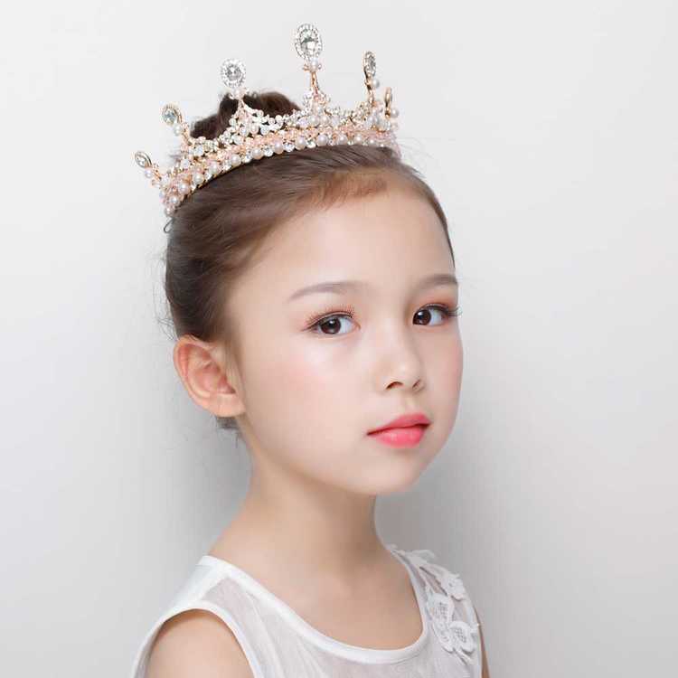 Prinzessinnen frisur für Kinder elegante Hochsteckfrisuren mädchen
