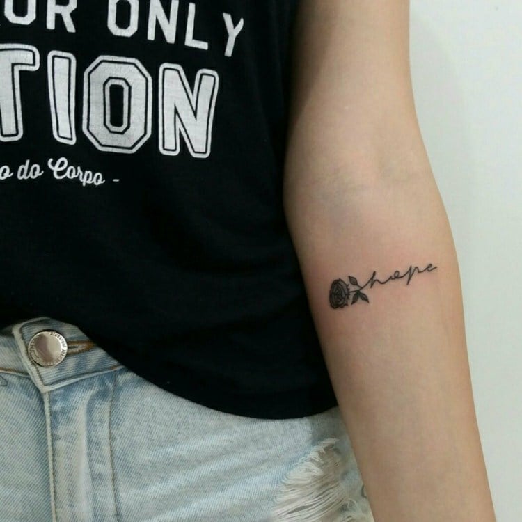 Rose Hoffnung Tattoos mit Bedeutung Unterarm Tätowierung Frauen klein