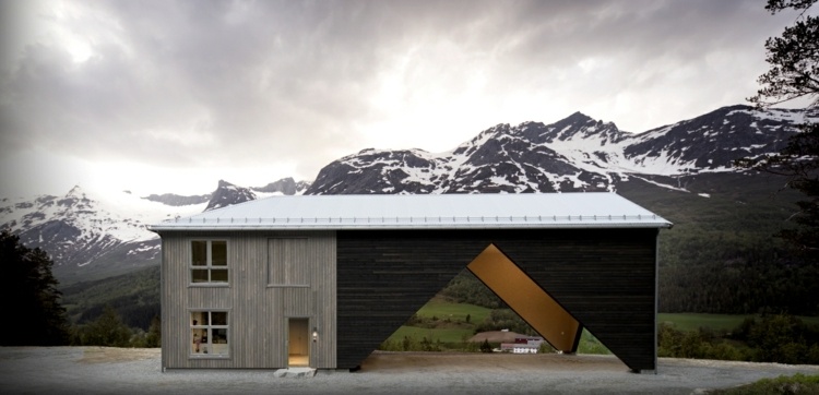 Skandinavisches Haus kombiniert Traditionelles mit Modernem