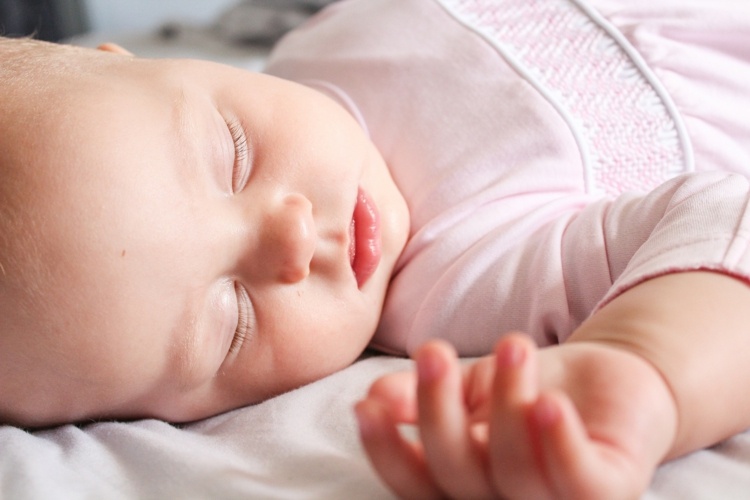 Wann lernen Babys und Kleinkinder das Durchschlafen
