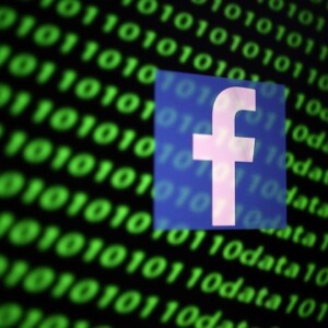 facebook logo mit grünen zahlen und codes im hintergrund fehlinformationen verbreiten