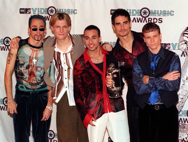 90er Jahre Party Outfit Ideen für Männer von den Backstreet Boys inspiriert