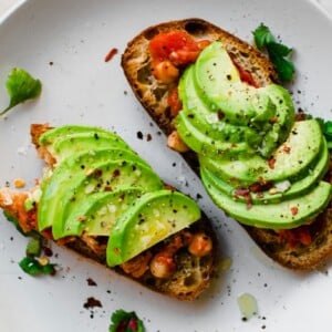 Avocado Toast vegan einfache und gesunde Frühstücksideen pflanzliche Ernährung