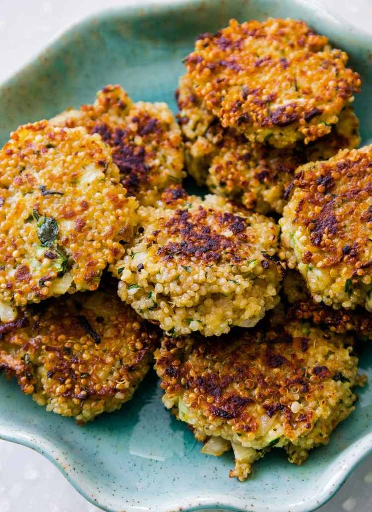 Brokkoli Quinoa Fritters veganes Frühstück