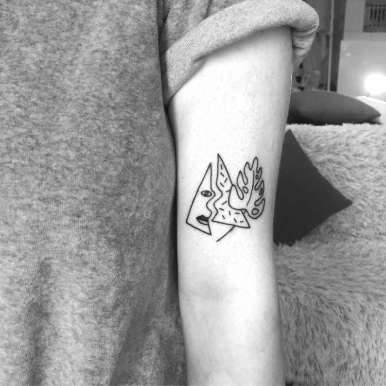 Daisy Watson Tätowierer kleine Tattoos für Frauen Oberarm