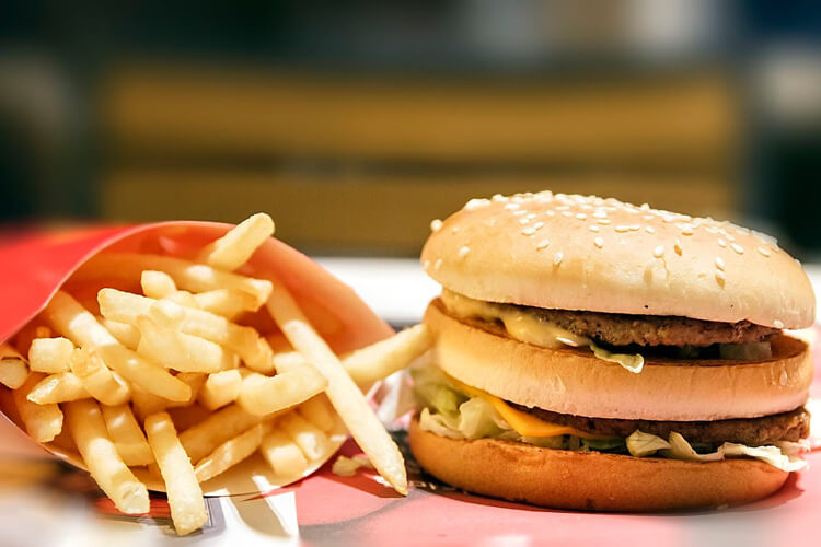 Fast Food ist schlecht für Gehirn und Körper