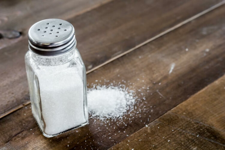 Für eine herzgesunde Ernährung Salz (Natrium) reduzieren