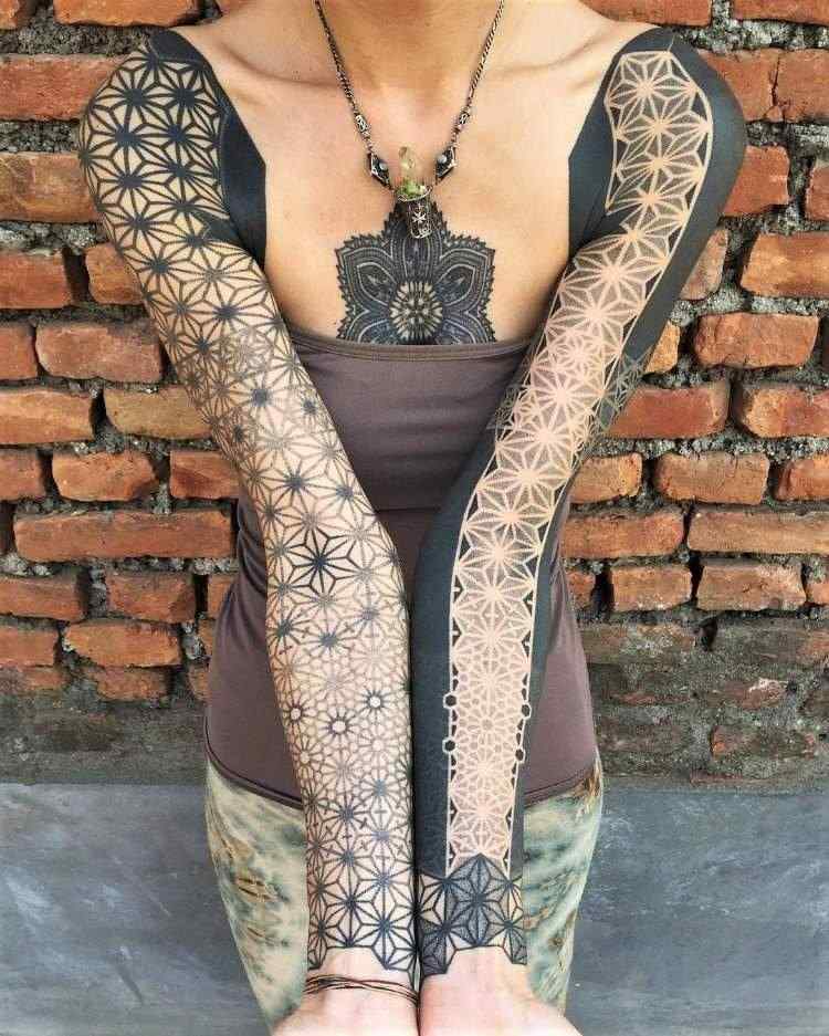 Kenji Alucky Tätowierer berühmte Tattoo Künstler Punktisch Tattootrends