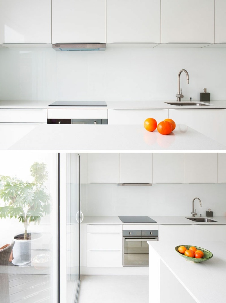 Küchen komplett weiß gestalten für eine neutrale und hochmoderne Optik