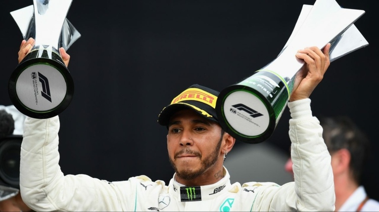 Lewis Hamilton vegane Sportler pflanzliche Ernährung gesund berühmte Athleten