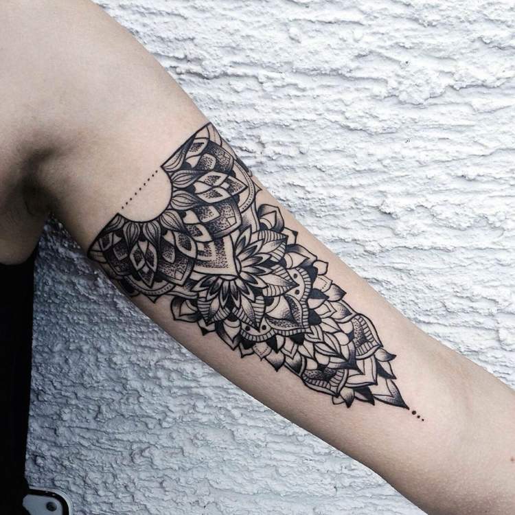 Mandala Tattoo Frauen Oberarm Tattootrends 2020-resized