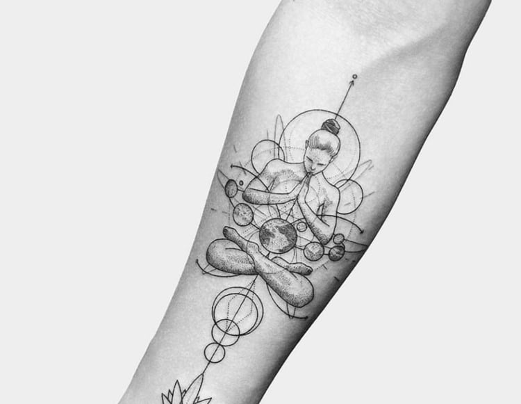 Mandala Tattoos Bedeutung Weltall Tattoomotiv Unterarm