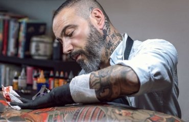 Tattoo Studios Berlin beste Tattoo Künstler Deutschland Rücken-Tattoo Frau