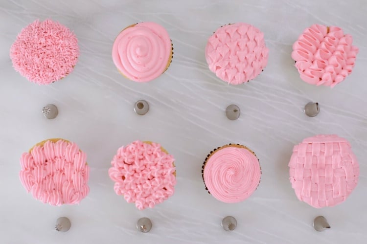 Verschiedene Spritzbeutel-Aufsätze und welche Muster sie machen - Beispiele mit Cupcakes