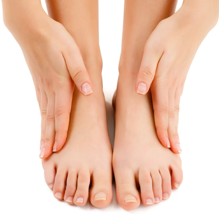 Wie entstehen geschwollene Knöchel, Beine, Füße und Fußrücke und warum.