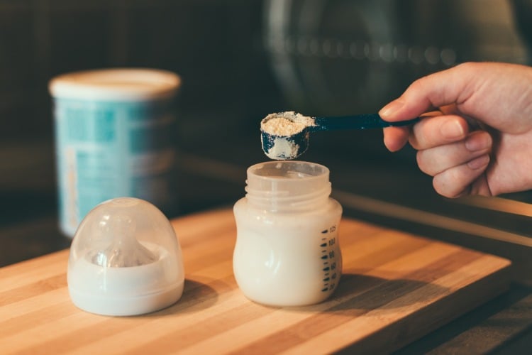 zubereitung von babynahrung aus muttermilchpulver