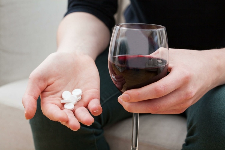 Alkohol und Medikamente - Je nach Arzneimittel sind die Folgen unterschiedlich