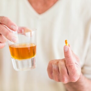 Alkohol und Medikamente können in Kombination der Gesundheit schaden