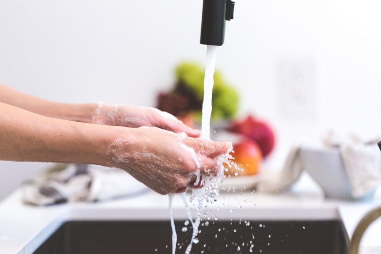 Coronavirus Ansteckung Hände richtig waschen