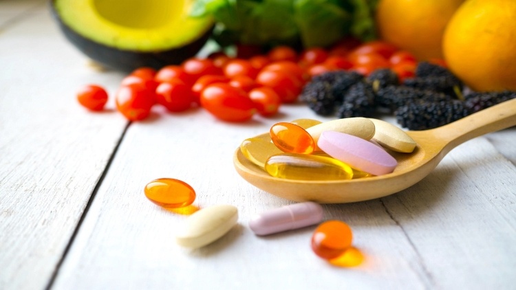 Entzündungshemmende Vitamine schützen vor Überantwort des Immunsystems Vitamin A mit Nahrung liefern