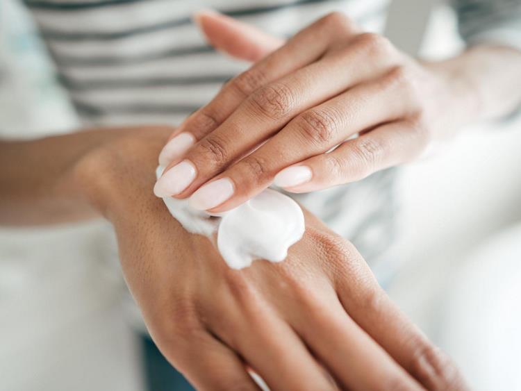 Feuchtigkeitscreme trockene Haut Pflegetipps