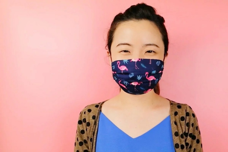Gefalteter Mund- und Nasenschutz gegen Krankheiten - Einfaches DIY Projekt