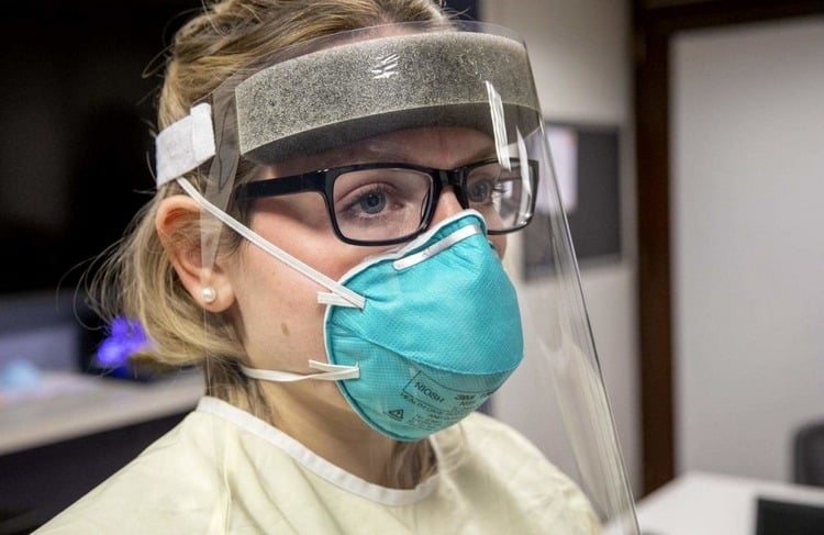 Gesichtschutz DIY mit Respirator Maske für Brillenträger