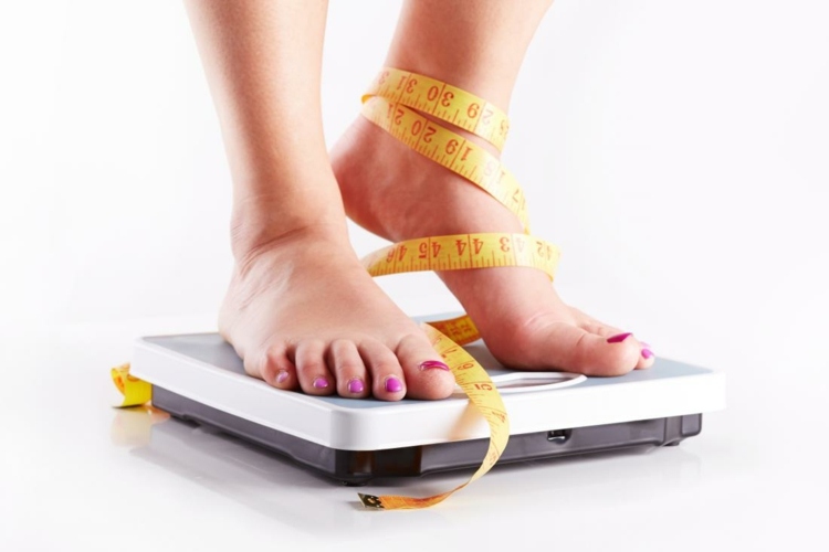 Gewicht verlieren mit richtiger Ernährung - Ob und warum spät zu Abend essen unvorteilhaft ist