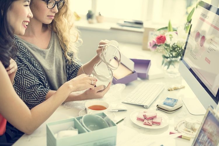 Online einkaufen Spartipps günstig shoppen Online-Gutscheine einlösen