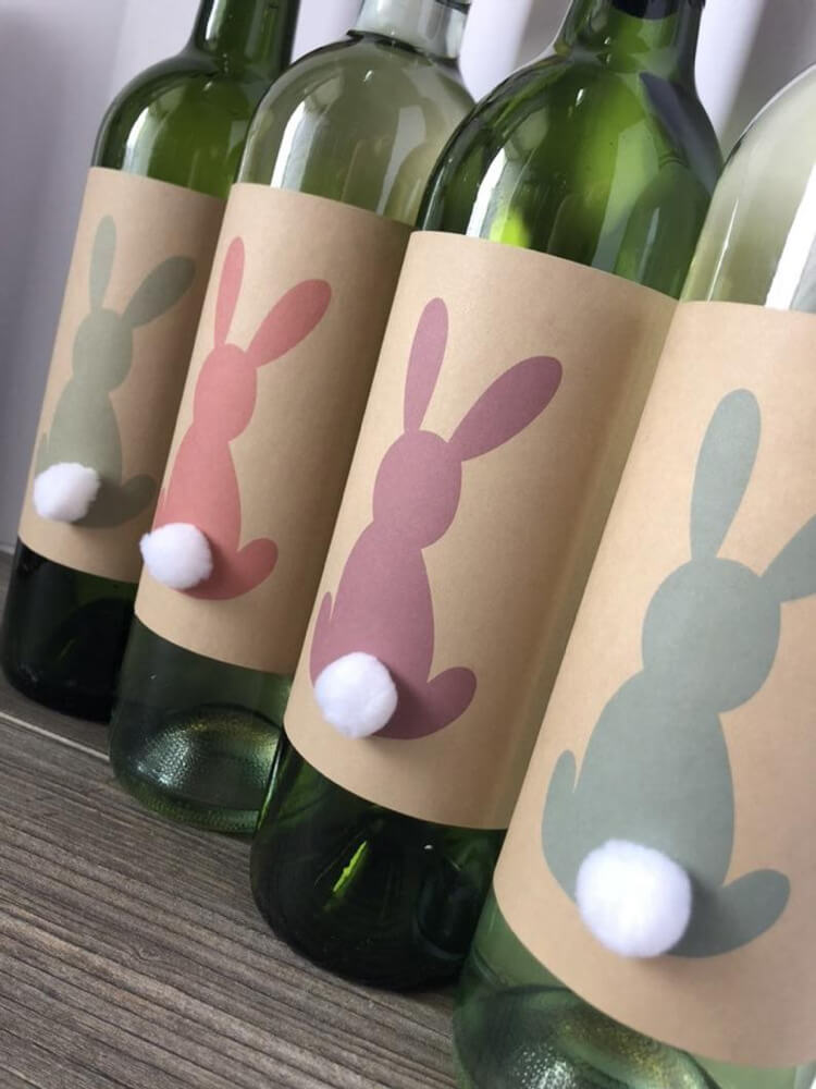 Ostergeschenke basteln Etiketten für Weinflaschen mit Osterhase