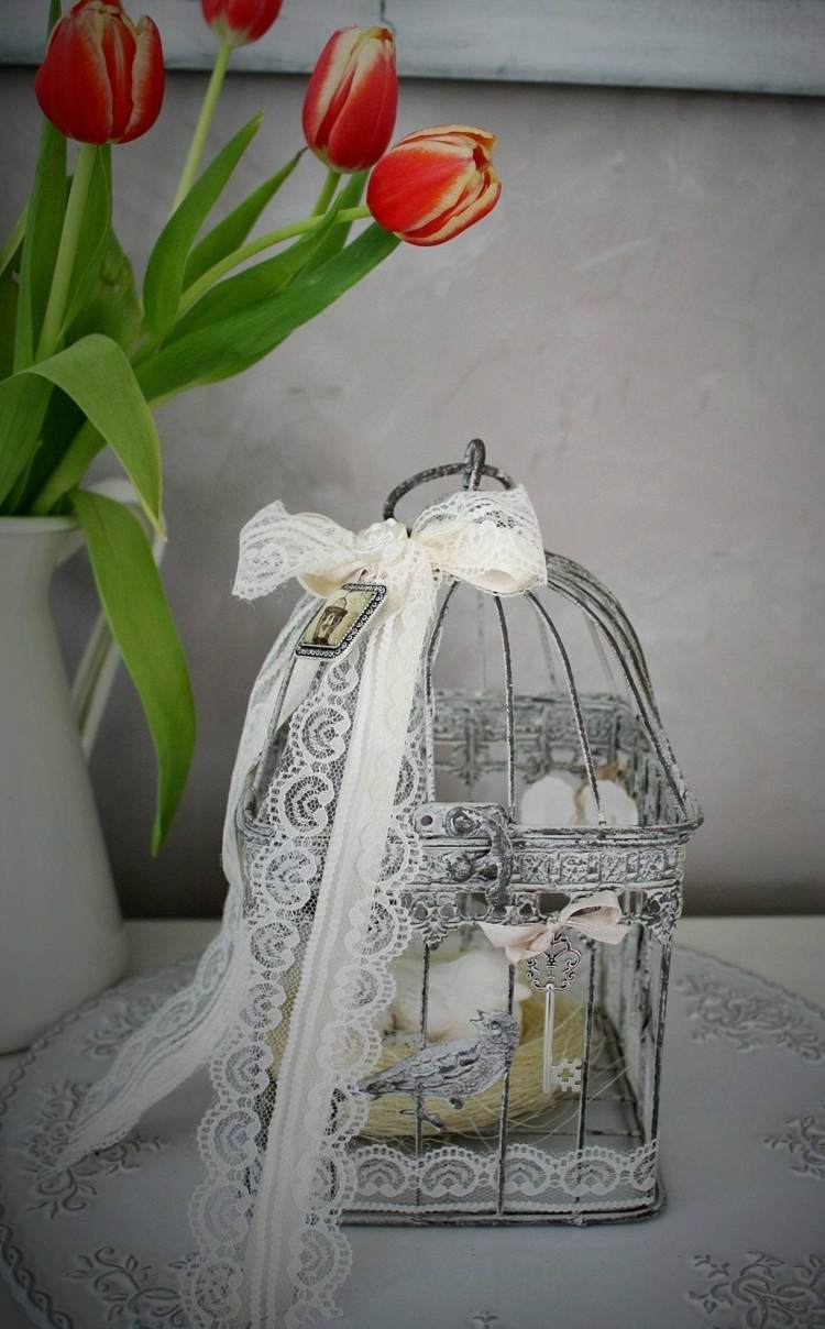 Romantische Vintage Idee mit Vögelchen und Band aus Spitze