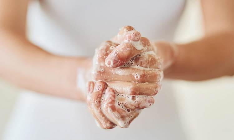 Trockene Hände von Seife Haut gesund halten Tipps Händewaschen wie oft