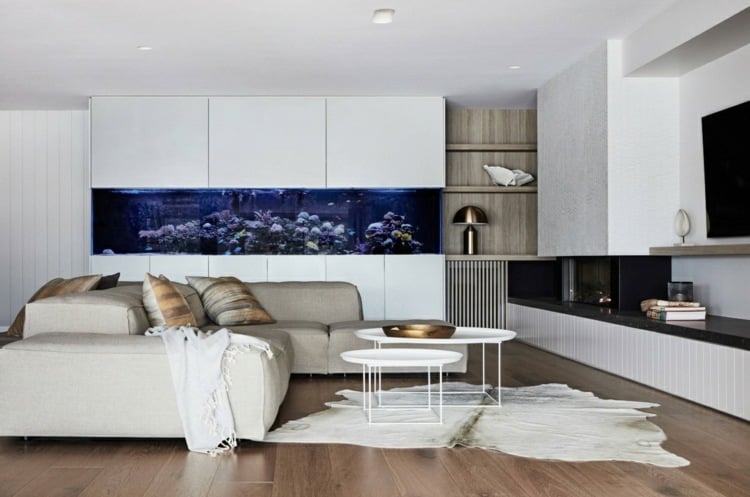 Wohnzimmer modern einrichten Ideen Aquarium in der Wand