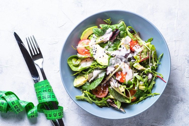 kalorien zählen gesunde nahrungsmittel salat