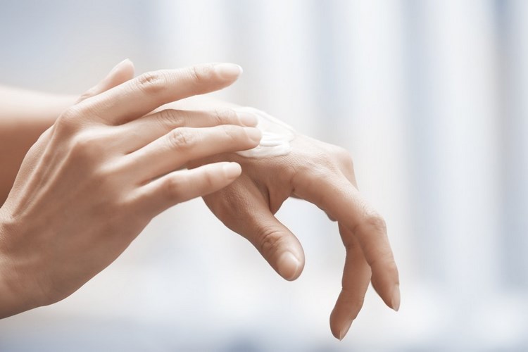 trockene Hände Pflegetipps Haut gesund halten Händewaschen wie oft